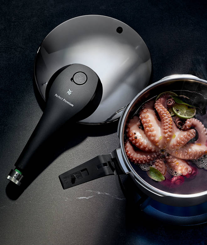 https://www.wmfnordic.com/assets/image-cache/images/gourmet_moments/cooking/M-17_1198x1498px_Pressure_Cooker.2c2bdf47.jpg